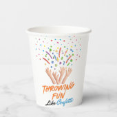 楽しいパーティーのように紙吹雪を投げる 紙コップ (裏面)