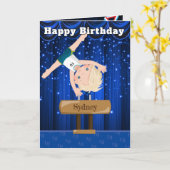 楽しいブロンドの少年体操の秘密のメッセージの誕生日 カード (黄色い花)