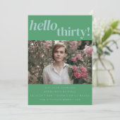 **楽しいモダングリーン30歳誕生日パーティーの写真** 招待状 (スタンド正面)