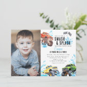 楽しいモンスタートラックの写真 3歳の誕生日プールパーティー 招待状 (スタンド正面)
