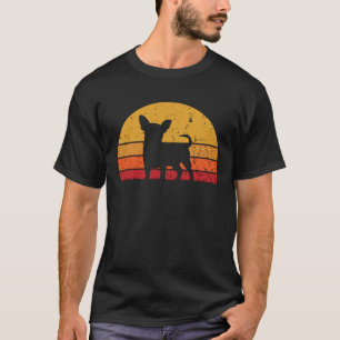 楽しいレトロなビンテージサンセットチワワ Tシャツ