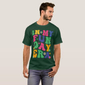 楽しい一日時代へ Funny Field Day For Teacher Kids Tシャツ (正面フル)