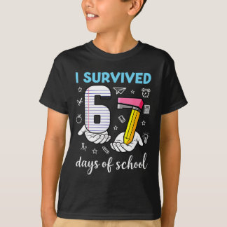 楽しい先生のための学校67日間を生き延びた面白いミーム Tシャツ