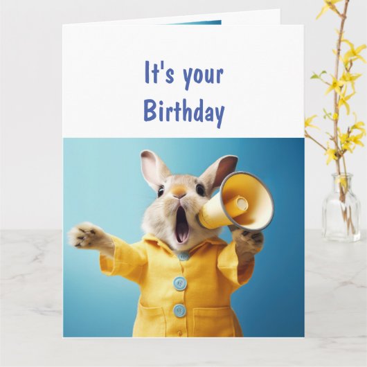 楽しい動物ユーモア ウサギ 古い誕生日 カード (黄色い花)