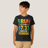 楽しい学校生活もあと67+33日 数学の六+七 S Tシャツ (正面フル)