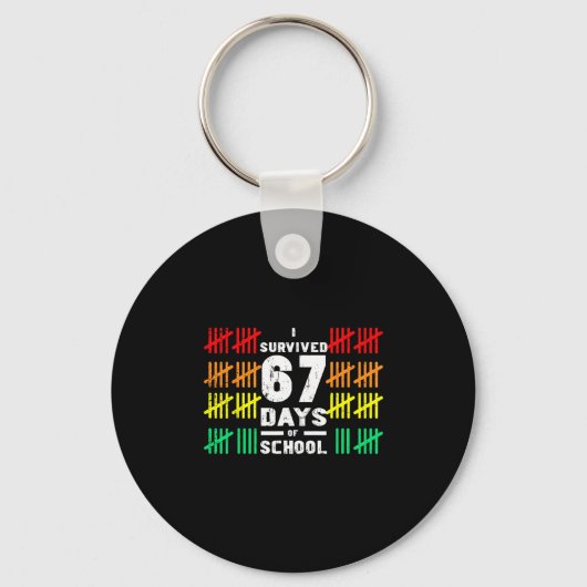 楽しい学校生活67日間を乗り切ったよ 面白い67のミーム キッズ服 キーホルダー (正面)