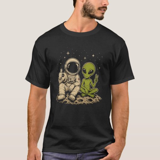 楽しい宇宙飛行士と友好的なエイリアンの月冒険 Tシャツ (正面)