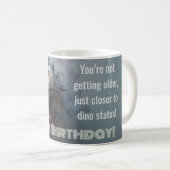 楽しい恐竜T-Rex誕生日デザイン コーヒーマグカップ (正面右)