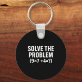 楽しい数学の問題を解く (9x7+4=_) 面白い数学 キーホルダー (正面)
