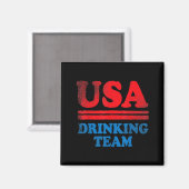 楽しい独立記念日の服 USA ドリンクチーム マグネット (正面/裏面)
