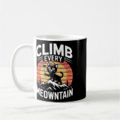 楽しい猫の山登り 毎尾根を登れ コーヒーマグカップ (左)
