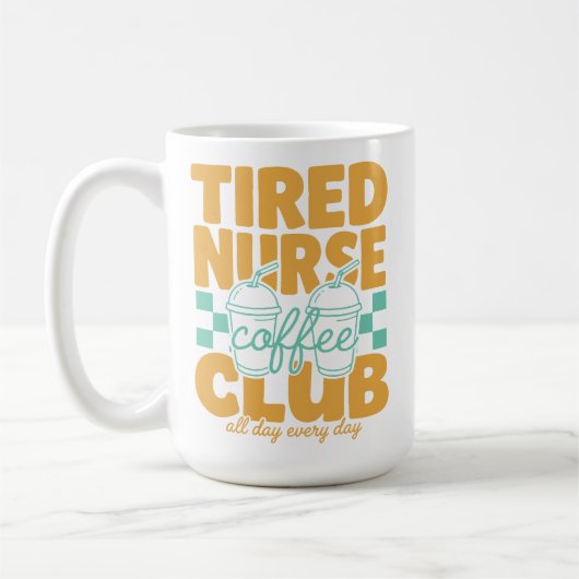 楽しい疲れた看護師コーヒークラブ RN CNA コーヒー好き コーヒーマグカップ (左)