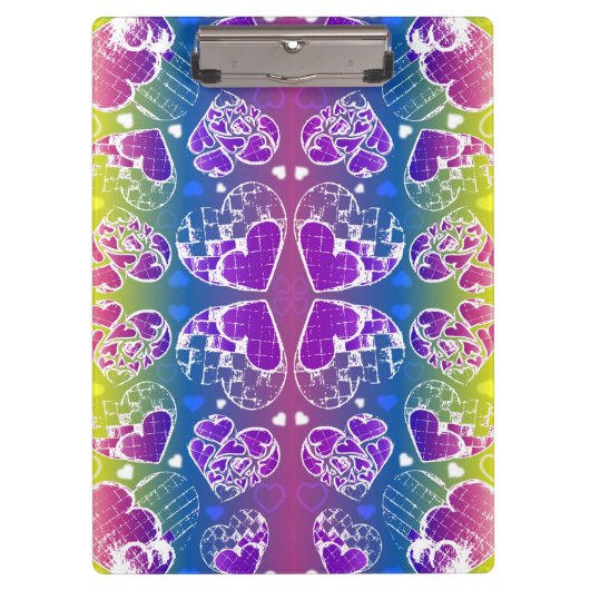 楽しい紫、青、黄色の遊び心のあるハート柄 クリップボード (正面)