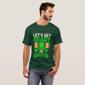 楽しい聖パトリックの日の飲酒ワードアート Tシャツ (正面フル)