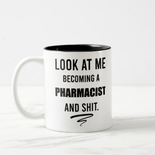 楽しい薬剤師卒業パーティーギフトTシャツ ツートーンマグカップ