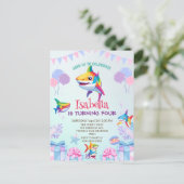 楽しい虹のサメの誕生日風船パーティー家族 ポストカード (スタンド正面)