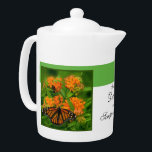 楽しい蝶<br><div class="desc">オレンジ色の花の首の上で蝶の食事の写真は、Rudyard Kiplingの引用文の素敵な連れ教えの一つである「私たちはのことシンプルを喜ぶ」。</div>