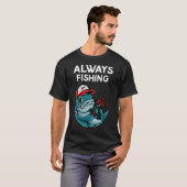 楽しい言葉 Up & Adam 釣りの時間です アングル Tシャツ (正面フル)