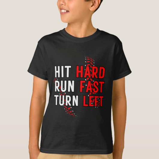 楽しい野球チーム 強打して素早く走る 左折T Tシャツ (正面)