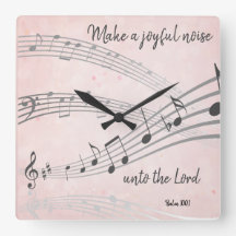 楽しい音を立てて聖書を歌う