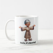 楽しい高齢の素敵なローブをした人 コーヒーマグカップ (左)