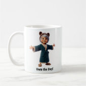 楽しい高齢の素敵なローブをした人 コーヒーマグカップ (左)