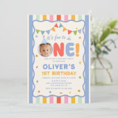 楽しい1歳の誕生日 ストライプ フォト 招待状 (スタンド正面)