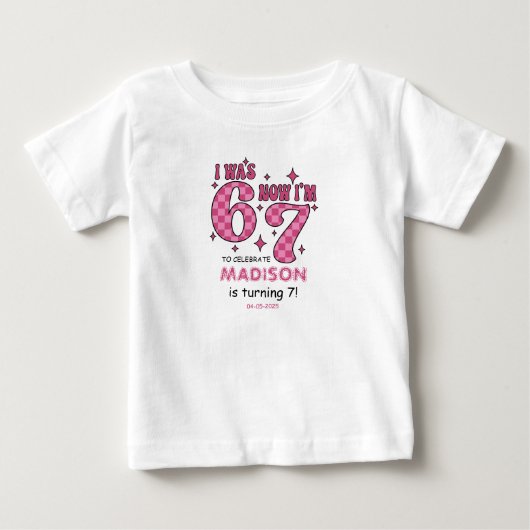 楽しい7歳の誕生日 | 「6歳から7歳へ」パーティー ベビーTシャツ (正面)