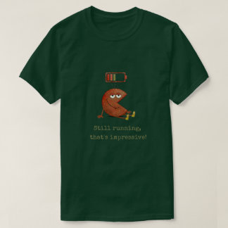 楽しいTシャツ まだ走ってる エイジング・ユーモア 誕生日プレゼント Tシャツ