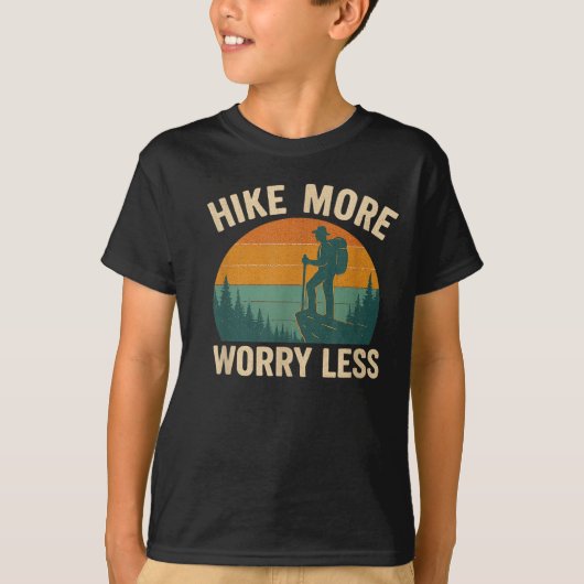 楽しくハイキング ゆるく楽しむ おもしろ 登山グッズ Tシャツ (正面)