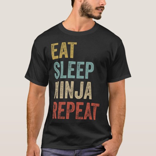 楽しく忍者 Eat Sleep Ninja Repeat 面白い空手ウェア 忍者1 Tシャツ (正面)