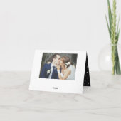 楽しげに続くホリデ結婚ーの写真が折りたたまれる シーズンカード (裏面)