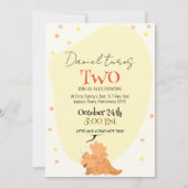 楽しみに笑う:子供の愛らしいディノをテーマにした誕生日 招待状 (正面)