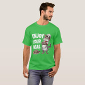 楽しむお食事おもしろい猫調理師 Tシャツ (正面フル)