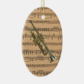 楽譜の背景が付いているトランペット セラミックオーナメント (右)