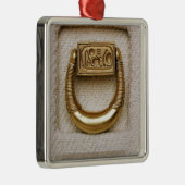 概要のHoremhebシールが付いているリング メタルオーナメント (右)