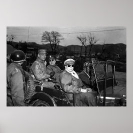 概要MacArthurおよびスタッフ ポスター