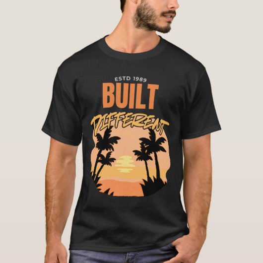 構築違うESTD 1989パームビーチティー Tシャツ (正面)