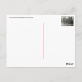 槍とウーメラの若いアボリジニの小屋 ポストカード (裏面)