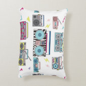 様々なヴィンテージカセットプレーヤーのセット。レトロ80 アクセントクッション (裏面(縦))