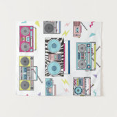 様々なヴィンテージカセットプレーヤーのセット。レトロ80 タペストリー (正面(横))