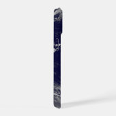 様々な熱帯低気圧が発生している地球 iPhone 15ケース (右側面)
