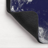 様々な熱帯嵐を示す完全な地球。 マウスパッド (コーナー)