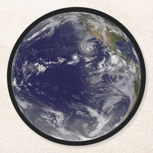 様々な熱帯嵐を示す完全な地球。 ラウンドペーパーコースター (正面)