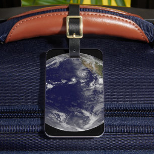 様々な熱帯嵐を示す完全な地球。 ラゲッジタグ