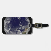 様々な熱帯嵐を示す完全な地球。 ラゲッジタグ (正面横)