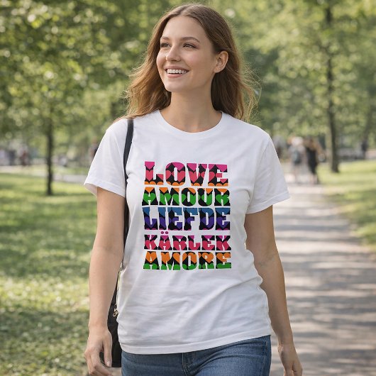 様々な言語で愛を伝えよう Neon Hearts Tシャツ