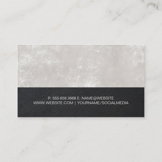 様式化されたハウスルーフロゴ | レザーテクスチャ 名刺 (裏面)