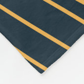 様式化された日月、暗い海のイラストレーション。 フリースブランケット (角)