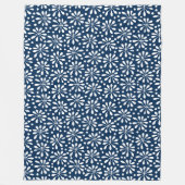 様式化された植物パターン020818 – 白#002750 フリースブランケット (正面)
